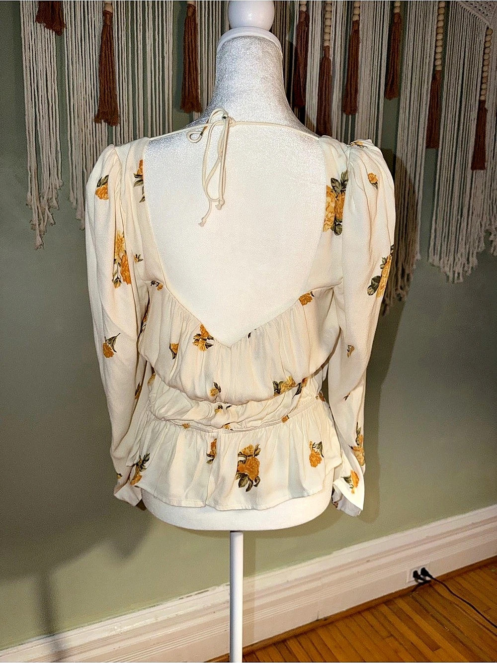 Reformation Plath Top Floral Peplum Blouse in Cream Size large - Picture 7 of 15